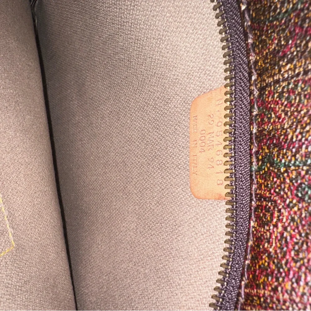 Etro Milano Luxury Large Paisley Burgundy Boston Duffle Travel Weekender Bag